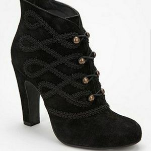 SEYCHELLES black suede tonal brocade ankle bootie size 7